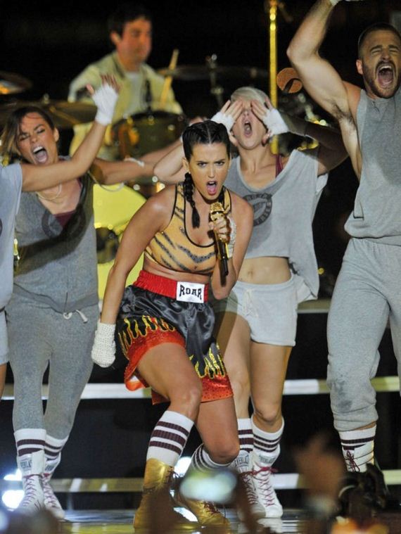 Katy-Perry-Pictures -VMAs-2013-Performance